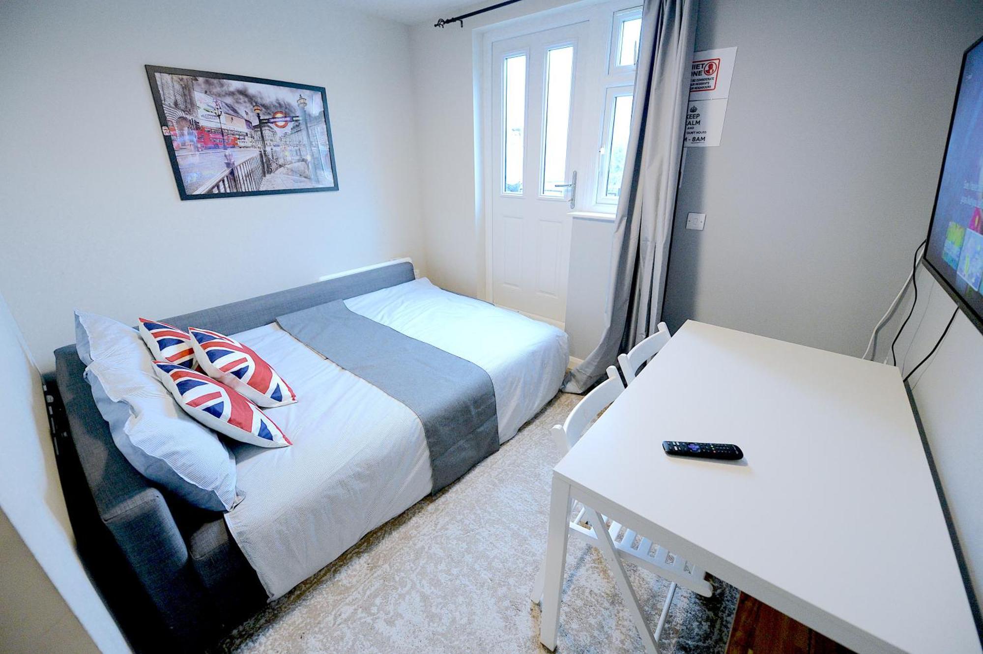 2 Bedroom Flat In Wood Green Piccadilly Line Londres Exterior foto