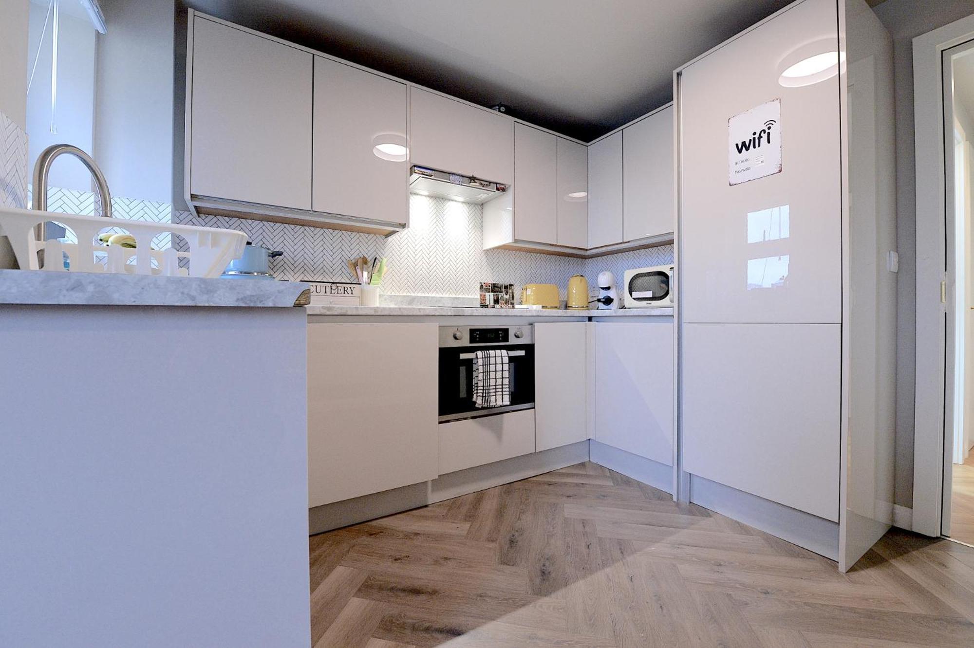 2 Bedroom Flat In Wood Green Piccadilly Line Londres Exterior foto