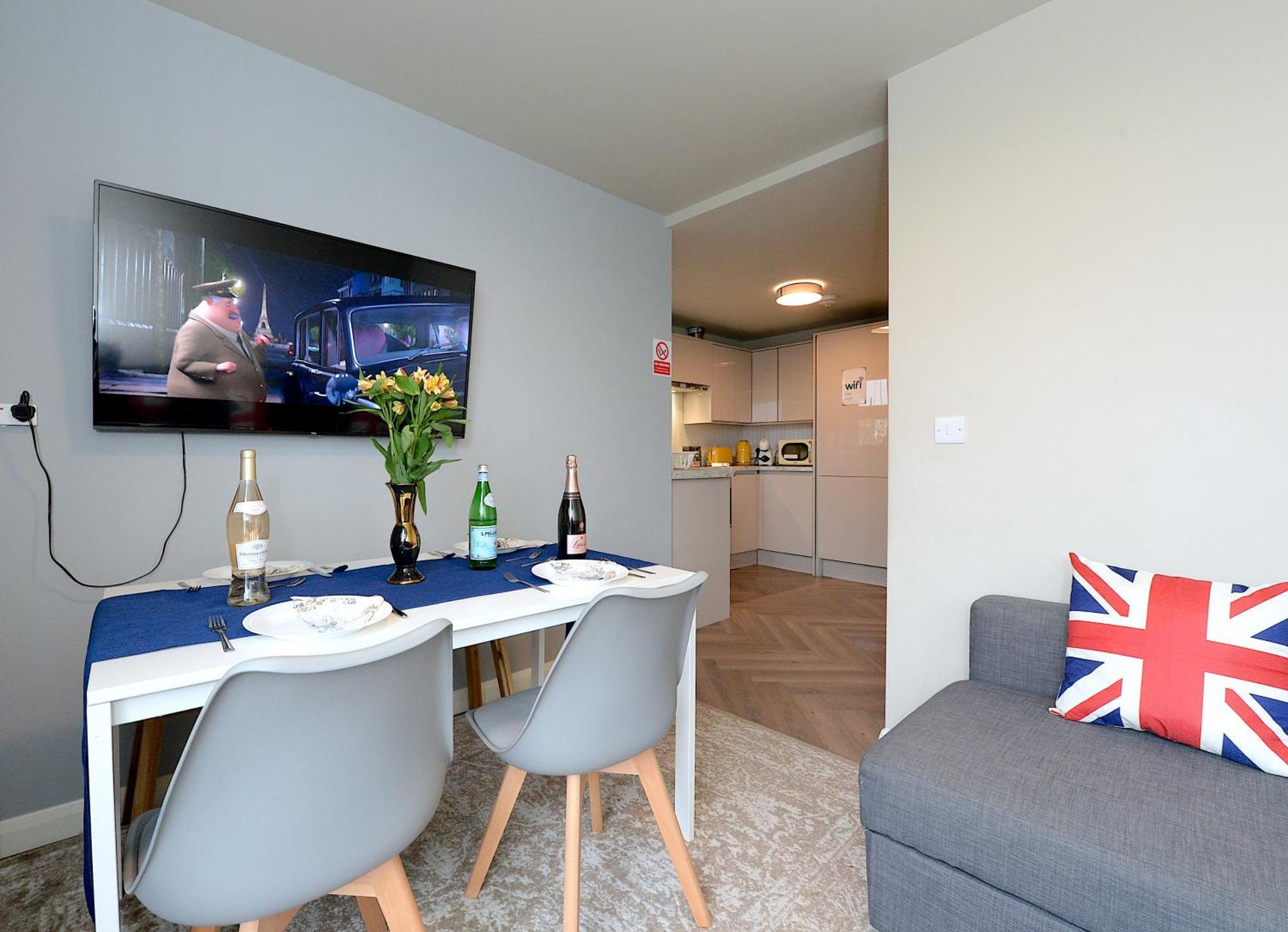 2 Bedroom Flat In Wood Green Piccadilly Line Londres Exterior foto